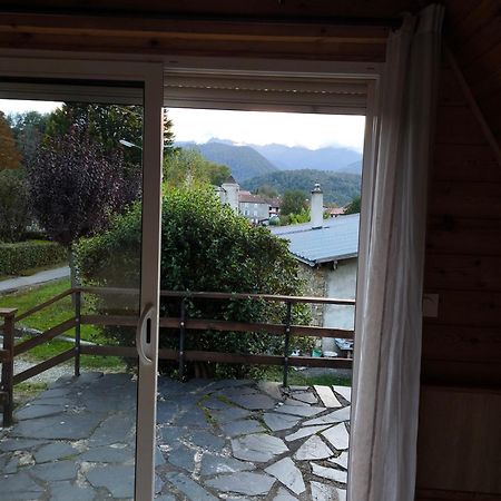 Petit Chalet Avec Terrasse Oust Exterior foto