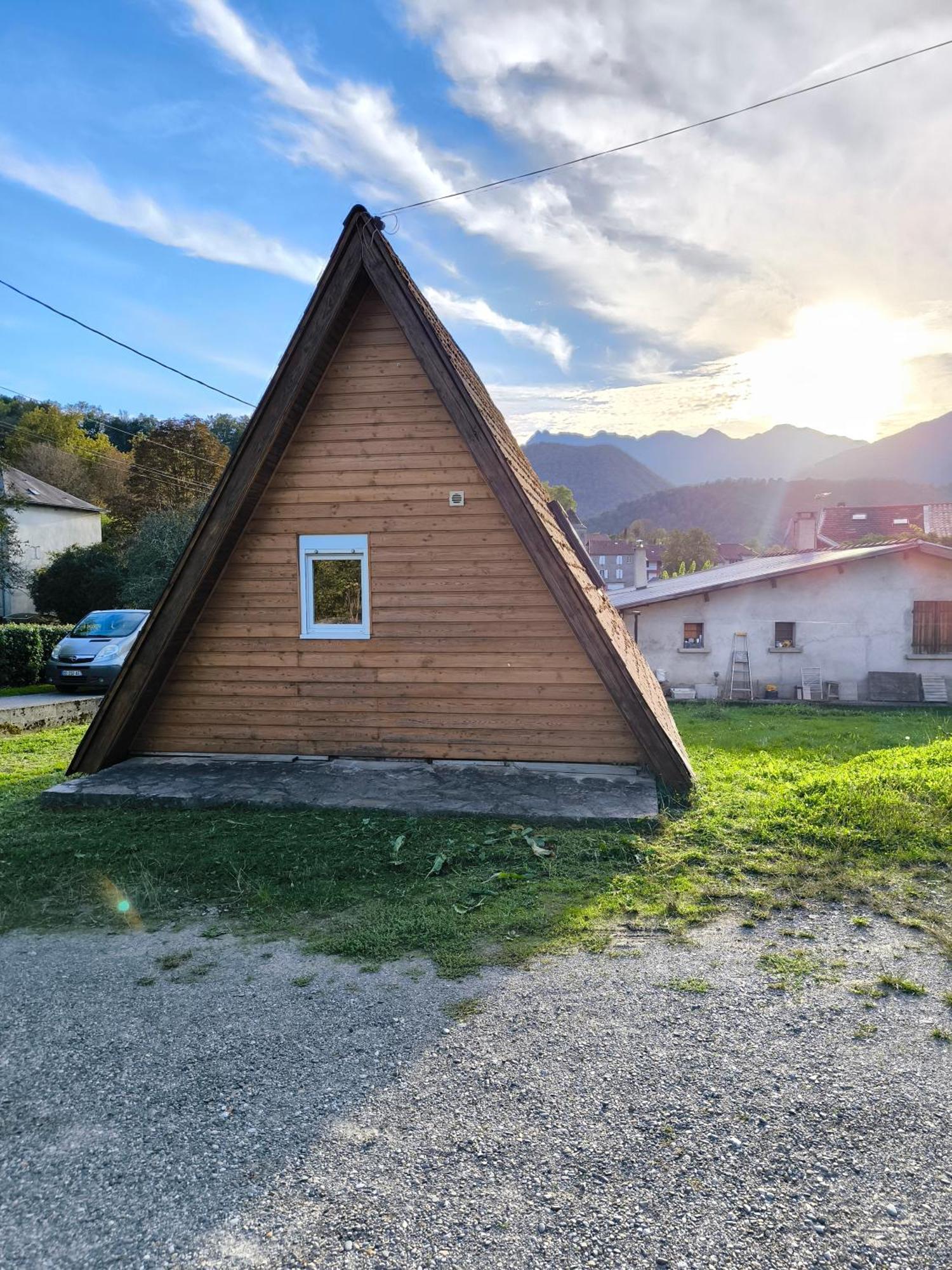Petit Chalet Avec Terrasse Oust Exterior foto